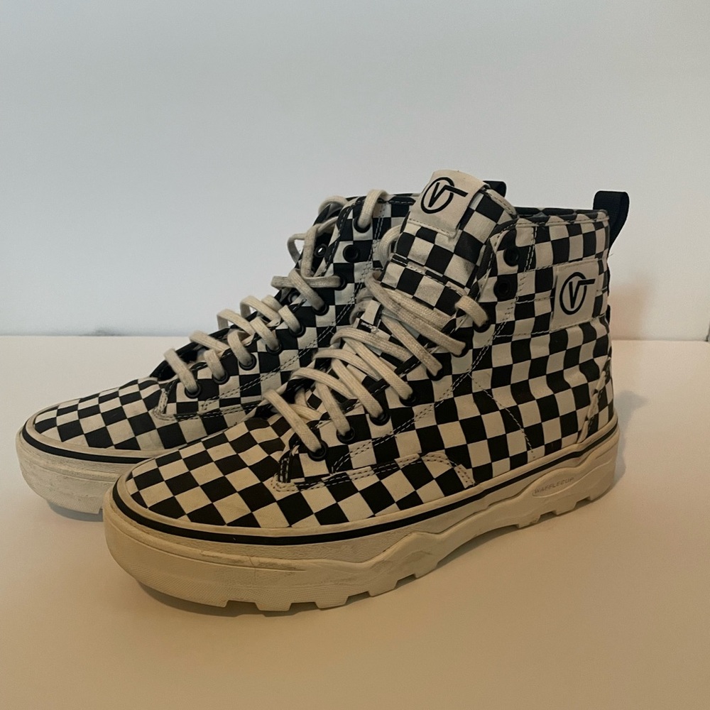 VANS U Sentry WC Hi Checkered Black & White Platform Size M9/W10.5